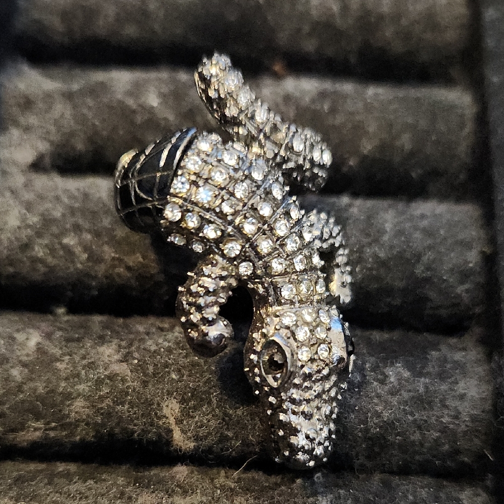 Sparkling Alligator Brooch